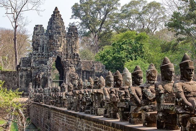 Angkor Wat statues. 